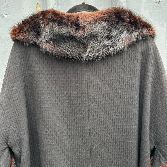 Vintage 1950’s fur trimmed Evening Coat, size  Large - Picture 10 of 15